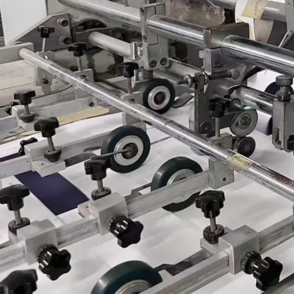 Automatic paper box finishing machine for custom chocolate packaging production